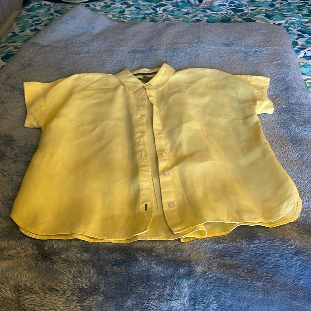 Tommy Bahama Linen blouse.   S/P